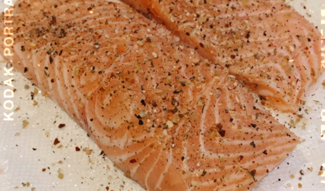 Easy Weeknight Airfryer Salmon Recipe | by The Luxi Look
